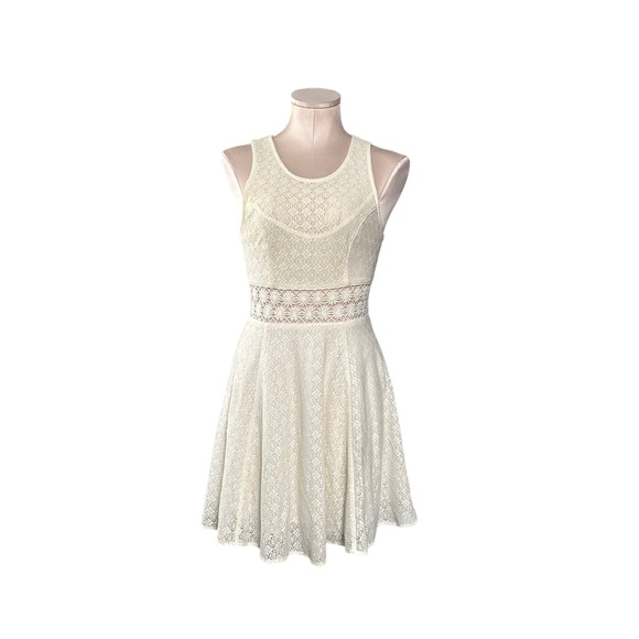 Free People ivory dress in size 0. See through design on waist. - Picture 11 of 12